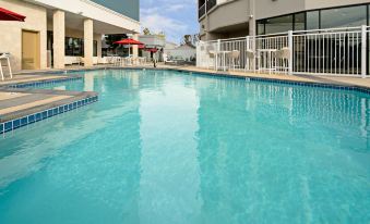 Holiday Inn Long Beach Airport