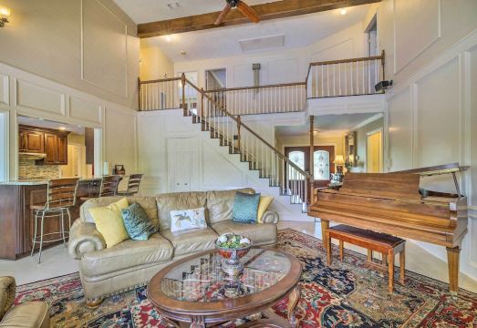Spacious Houston Home, Day Trip to Galveston! - Housity