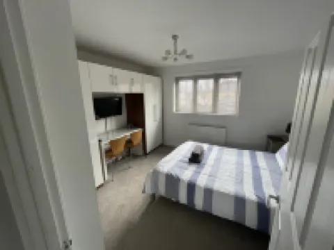 River House  2Br  1 Bathroom & Downstairs Toilet  Parking  St Neots Town Centre