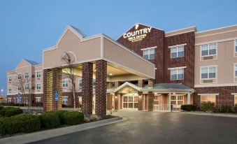 Country Inn & Suites by Radisson, Kansas City at Village West, KS