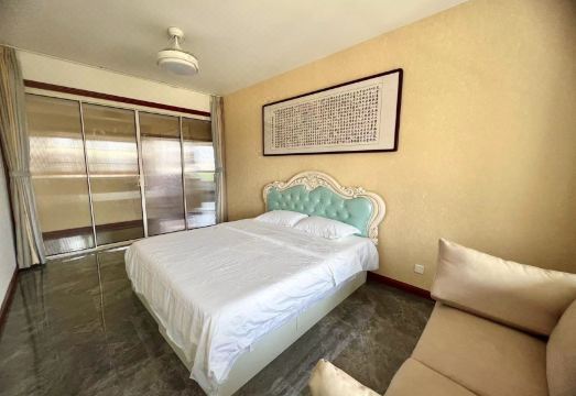 Mingchuang Yijia Xiaozhushou Apartment