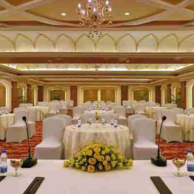 Best Western Plus Jalandhar Dining/Meeting Rooms