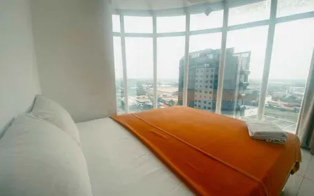 TreePark City Residence Tangerang By ABHome Отели в г. Тангеранг