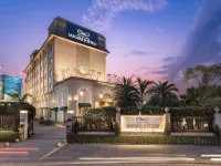Nidhivan Sarovar Portico Vrindavan Hotels near Haidakhan Temple