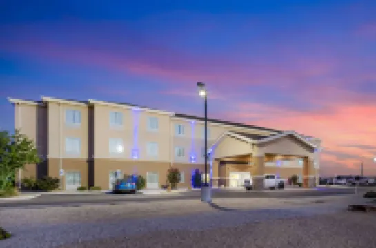 Quality Inn & Suites Carlsbad Caverns Area Hotel di 