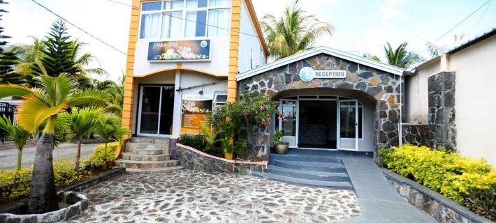 Le Grand Bleu Hotel Hotels in Trou aux Biches