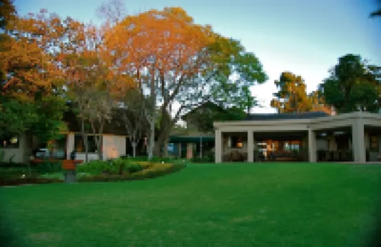 Lourie Lodge Hotels near Montecasino Bird Gardens