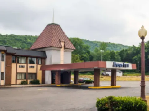 Days Inn by Wyndham Berlin Meriden Hotels in Berlin