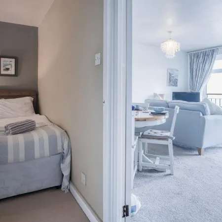 17 Beach Court - 2 Bed Apartment - Saundersfoot