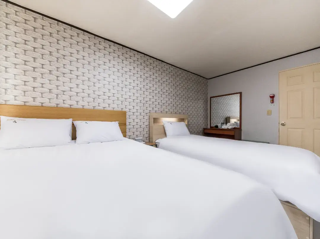 Chuncheon Hue Motel - 강원도