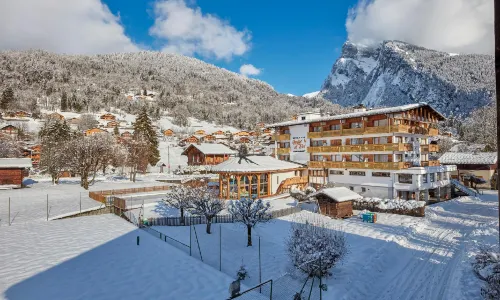 Chalet-Hôtel Neige et Roc, the Originals Relais