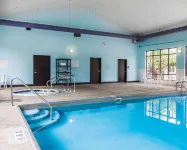 Econo Lodge Inn & Suites Fairgrounds - Pool