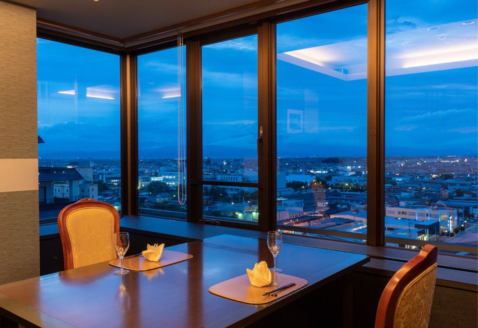 텐도 호텔의 외관 및 입구 이미지