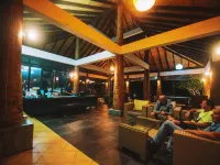 Nana Beach Hotel & Resort - bar