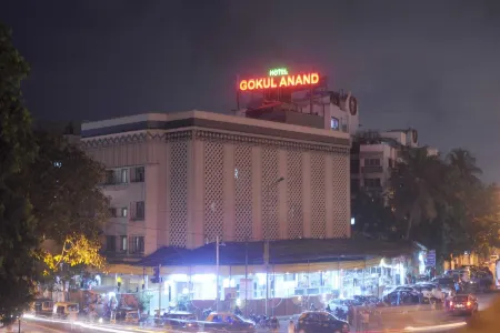 Hotel Gokul Anand Отели рядом с достопримечательностью «Мандапешвар Кейвс»