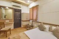 Hotel Oasis Hotels near St. Xavier's College (Autonomous)