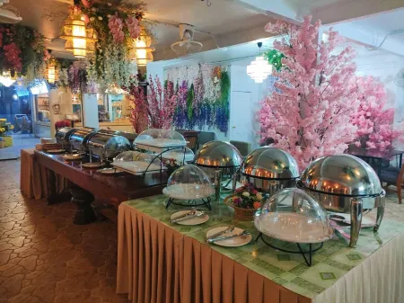 Ptes Lorry Отели рядом с достопримечательностью «Phnom Sampeau|Phnom Sampov»