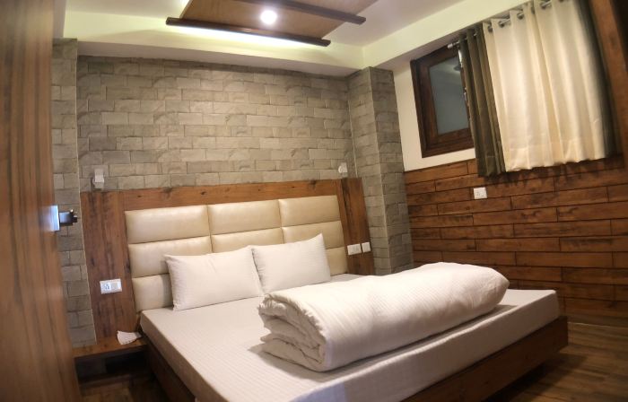 Backwoods B&B Mall Road Shimla