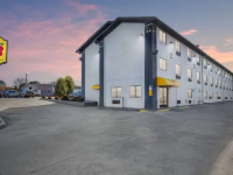 約翰遜城温德姆速8酒店 約翰遜城酒店