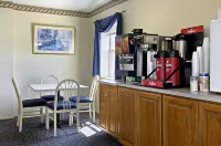 Super 8 by Wyndham Wichita Falls Hotels in Burkburnett