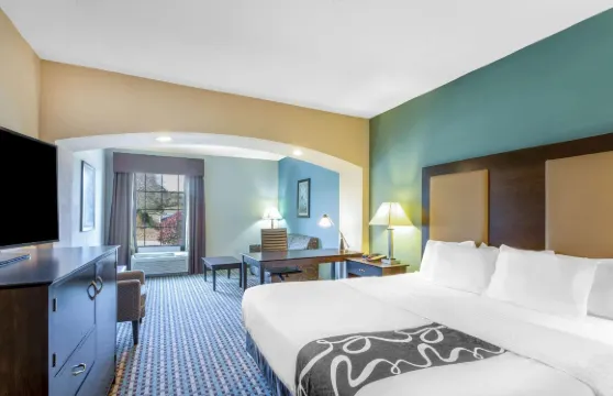 斯託寧頓神祕區拉昆塔温德姆套房酒店