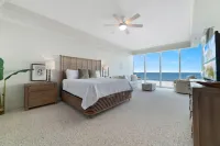 Mediterranean West 302 Hotel dekat Johnson Beach