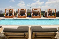 Arlo Williamsburg - piscina