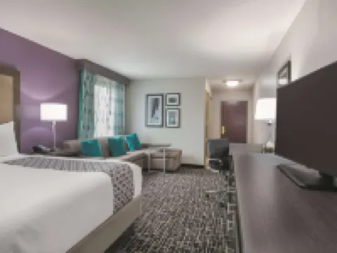 La Quinta Inn & Suites by Wyndham Covington Hotels in Covington