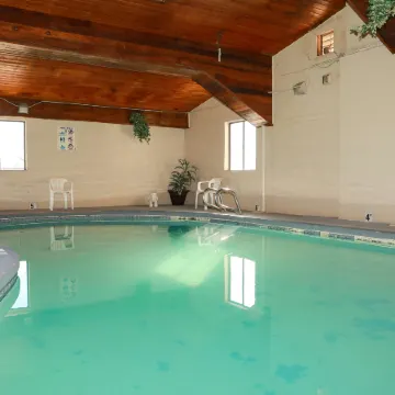 Super 8 by Wyndham Gallup