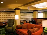 페어필드 인 & 스위트 프레스노 클로비스