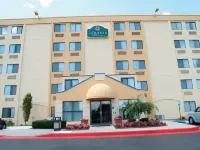 La Quinta Inn & Suites by Wyndham Baltimore N / White Marsh