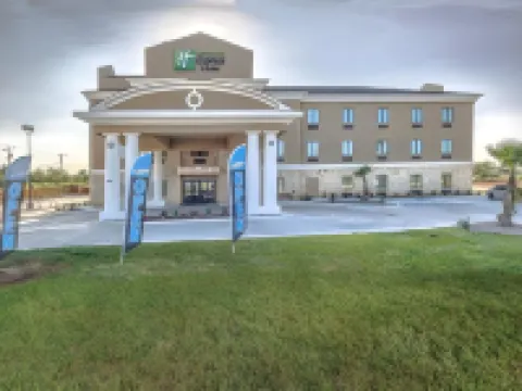 Holiday Inn Express & Suites Carrizo Springs by IHG Hotels in Dimmit County
