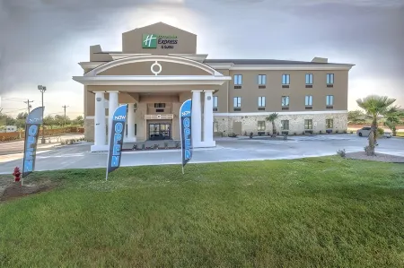 Holiday Inn Express & Suites Carrizo Springs by IHG