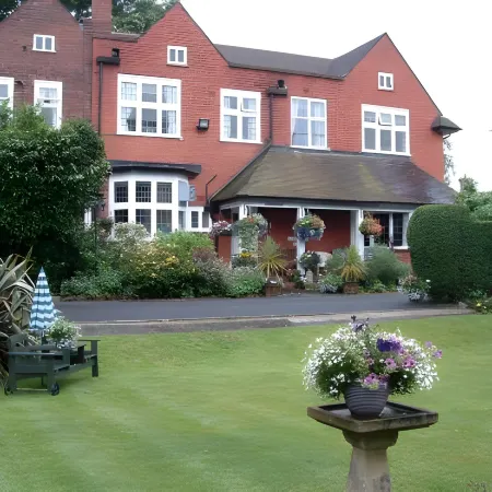 Barons Court Hotel Отели в г. Уольверхэмптон