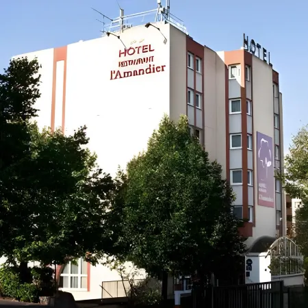 Hôtel l'Amandier Отели в г. Нантер