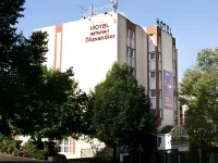 Hôtel l'Amandier Hotels near Isee