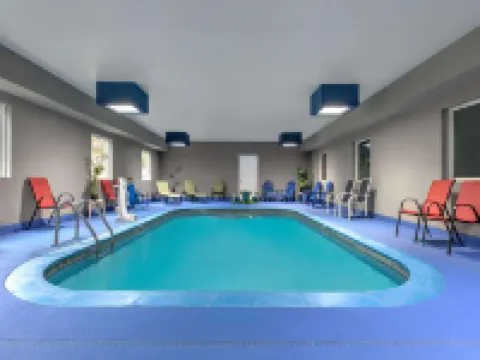 Days Inn & Suites by Wyndham Cabot Hotels in Cabot