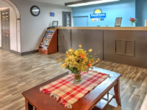 Days Inn by Wyndham Harriman Hotels in Roane County