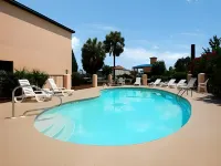 Quality Inn - Pools