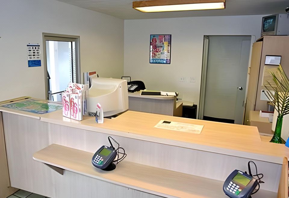 2. 모텔 6 산타 ..