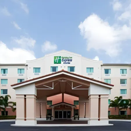 Holiday Inn Express & Suites PEMBROKE PINES-SHERIDAN ST by IHG