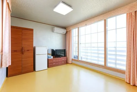 Sokcho Fragrant B&B Отели рядом с достопримечательностью «Biryong Falls»