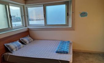 Tongyeong Pied Piper Pension (Saryangdo)