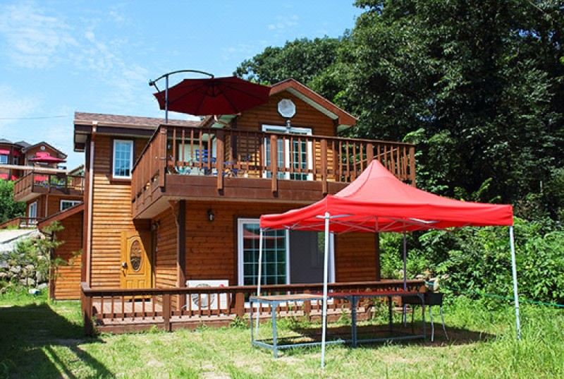 [연천 한탄강한가족펜션의 깔끔한 객실 내부]