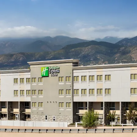 Holiday Inn Express & Suites COLORADO SPRINGS CENTRAL by IHG Отели рядом с достопримечательностью «Парк Монумент Вэлли»