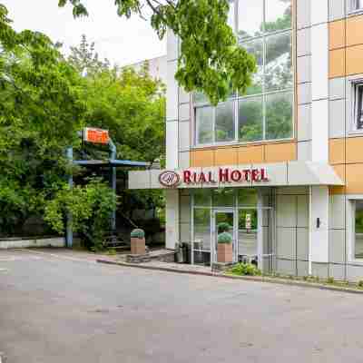 リアル Hotel Exterior