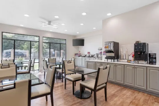 Best Western Plus Two Rivers Hotel Suites