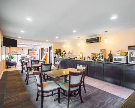 Quality Inn Cairo I-57 Отели в г. Alexander County