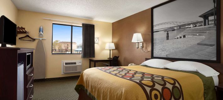 Super 8 by Wyndham Cedar Rapids Hotel di Cedar Rapids