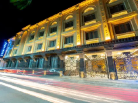 Shohjahon Palace Hotel & Spa Hotels near Registan